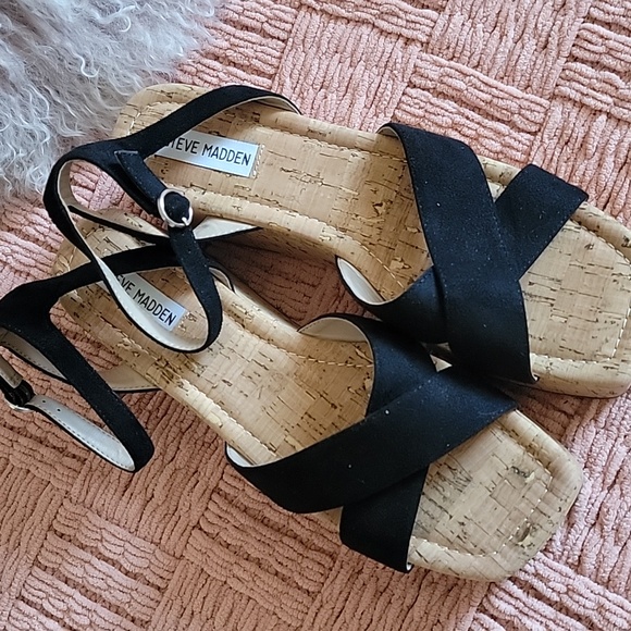 Steve Madden Black & Tan Suede Sandals, ankle buckle ✌️✌️✌️✌️ - Picture 4 of 10